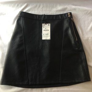 Zara navy blue faux leather skirt